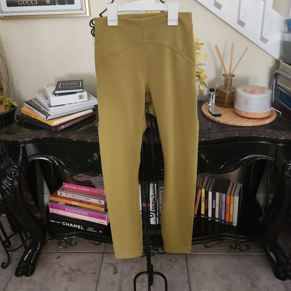 Lululemon leggings size 4
